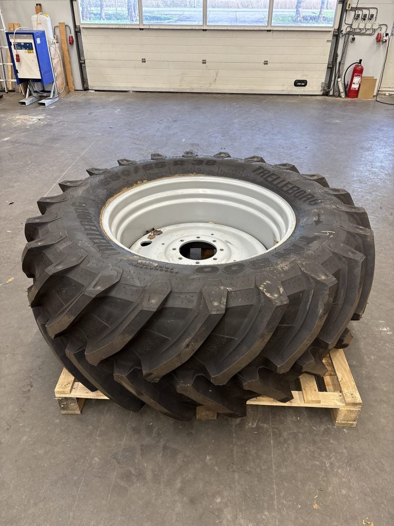 WIEL 650/65R38 TRELLEBORG TM800