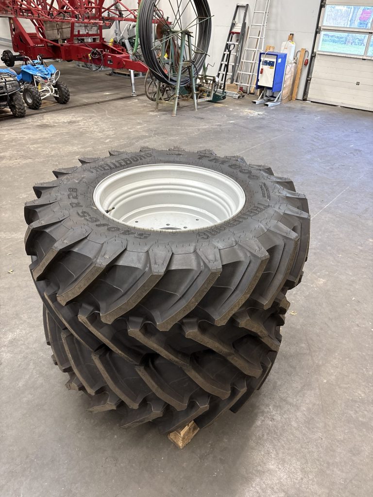 STEL VOORWIELEN 540/65R28 TRELLEBORG TM800