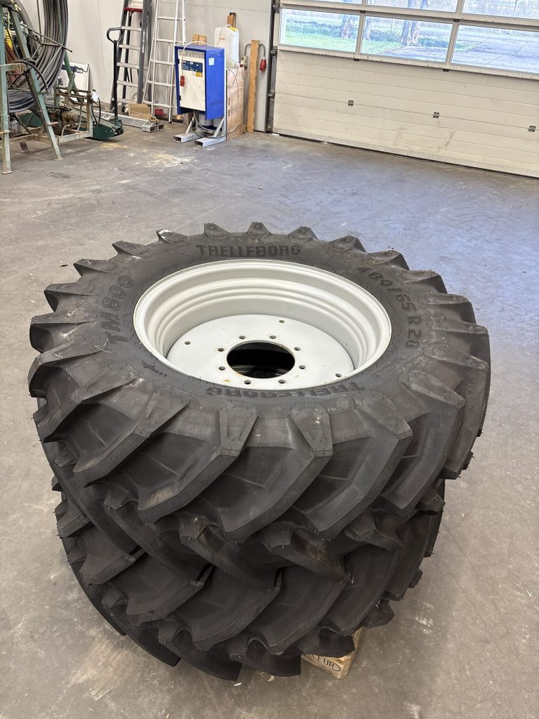 STEL VOORWIELEN 480/65R28 TRELLEBORG TM800