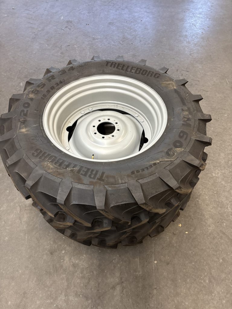 STEL 420/85R34 EN 340/85R24 TRELLEBORG TM600